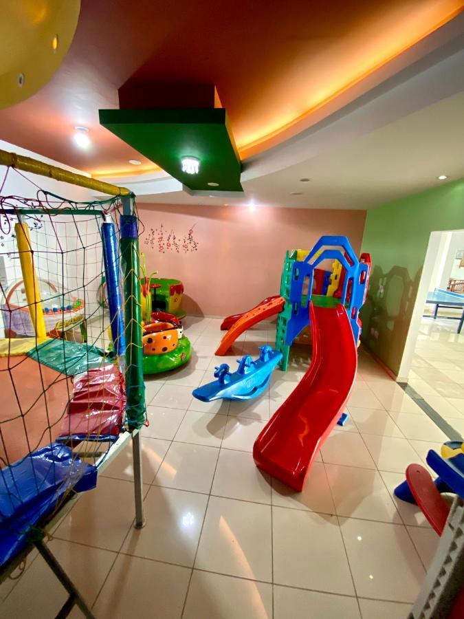康斯坦丁诺艾文托斯酒店 尤西德福拉 外观 照片 An indoor playground in a shopping mall
