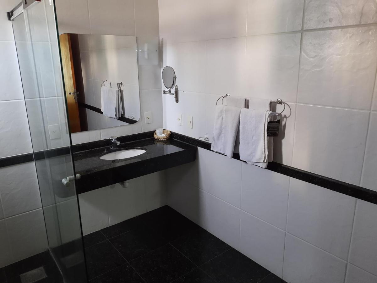 康斯坦丁诺艾文托斯酒店 尤西德福拉 外观 照片 Bathroom