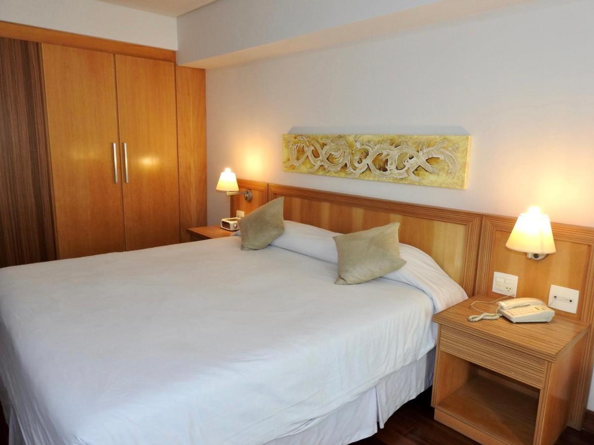康斯坦丁诺艾文托斯酒店 尤西德福拉 外观 照片 A bedroom at the hotel