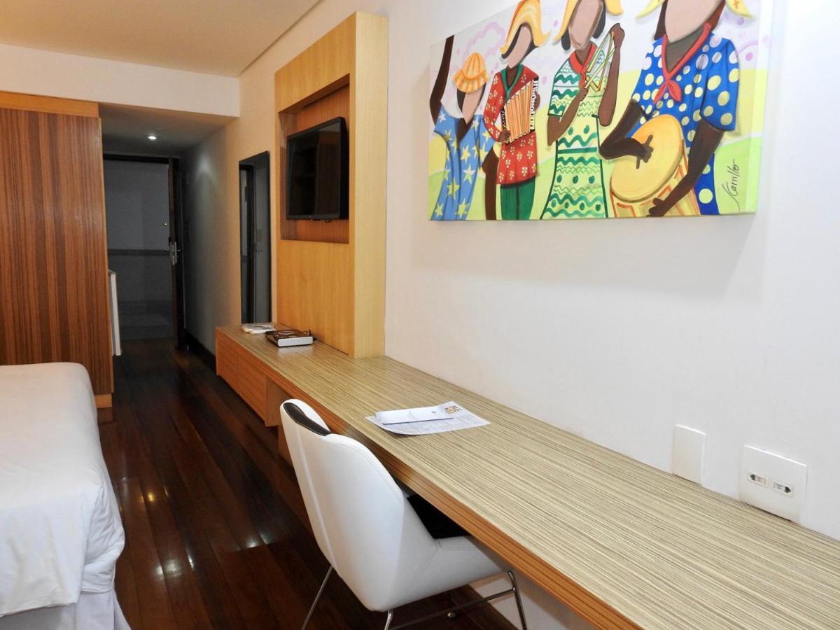康斯坦丁诺艾文托斯酒店 尤西德福拉 外观 照片 A room at the hotel