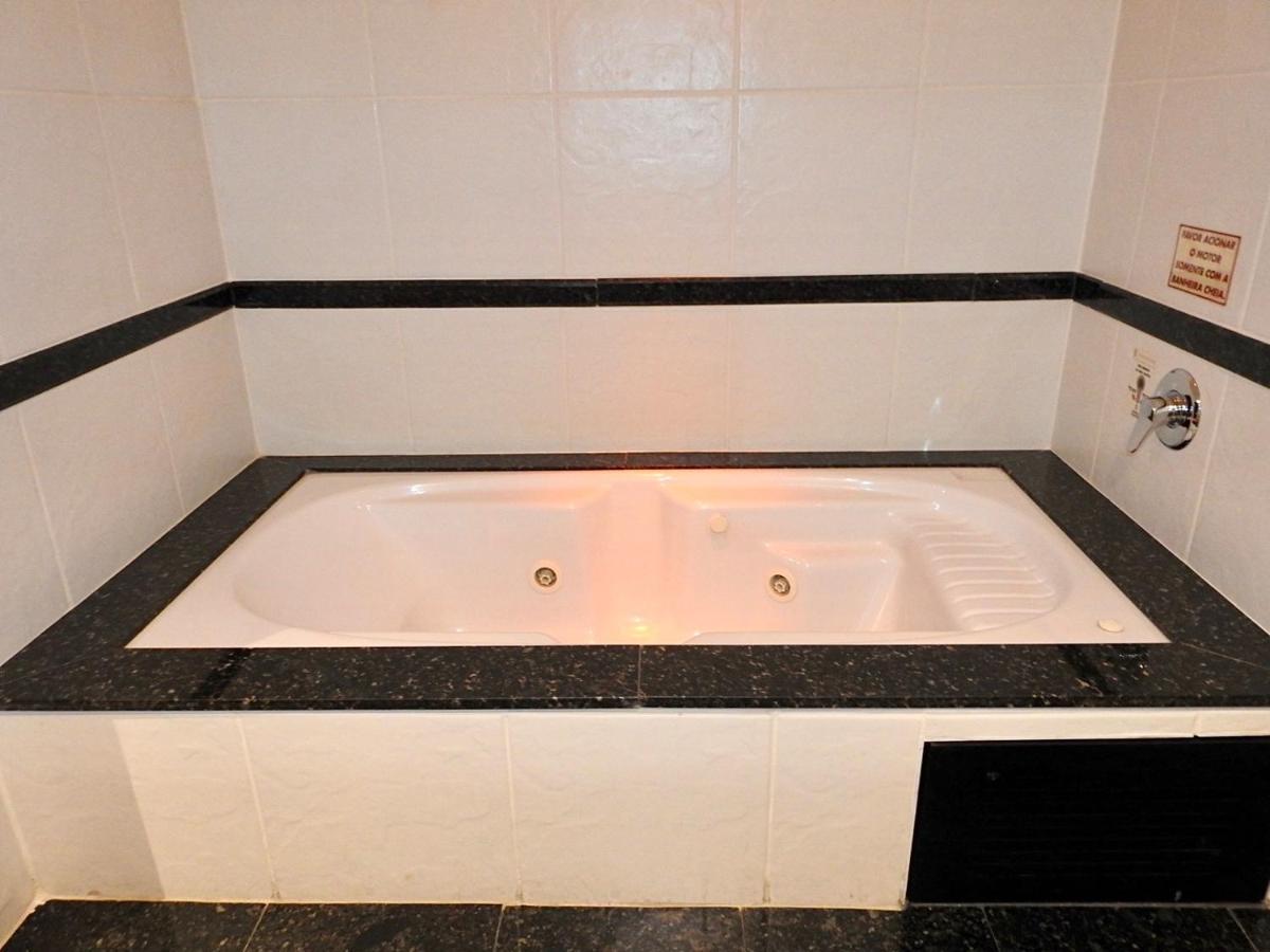 康斯坦丁诺艾文托斯酒店 尤西德福拉 外观 照片 A modern Japanese bathtub