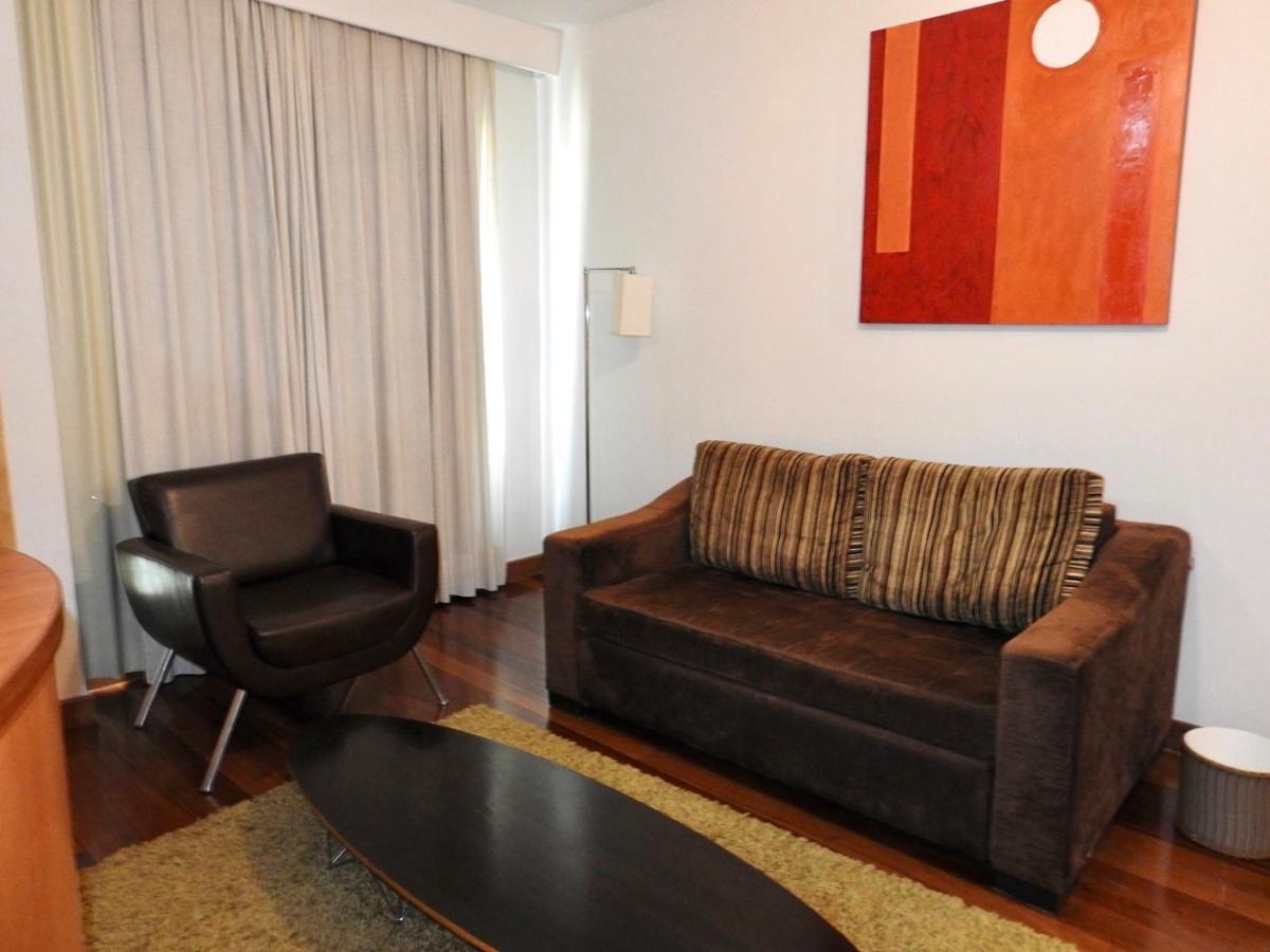 康斯坦丁诺艾文托斯酒店 尤西德福拉 外观 照片 A living room