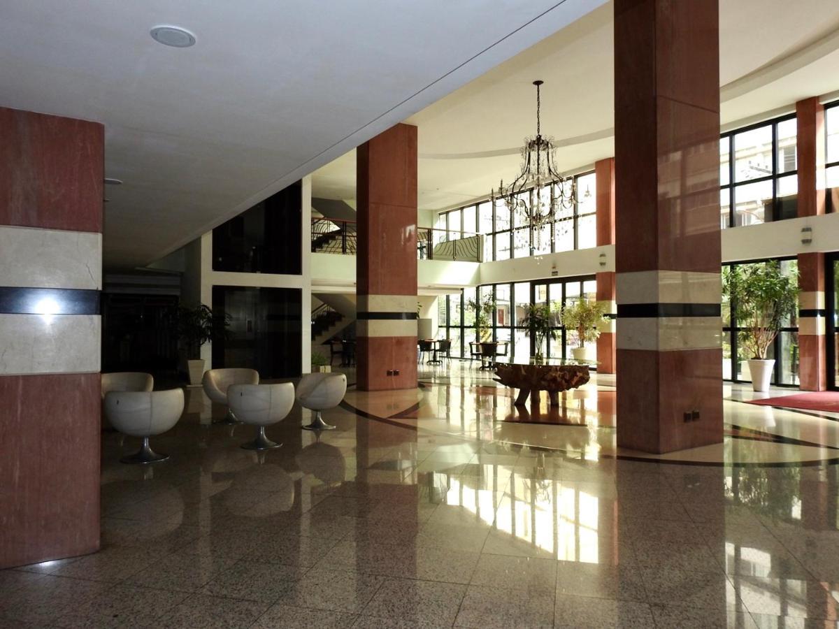 康斯坦丁诺艾文托斯酒店 尤西德福拉 外观 照片 Lobby of the hotel