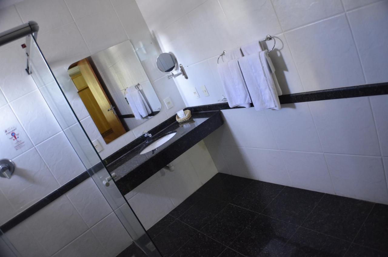 康斯坦丁诺艾文托斯酒店 尤西德福拉 外观 照片 Bathroom
