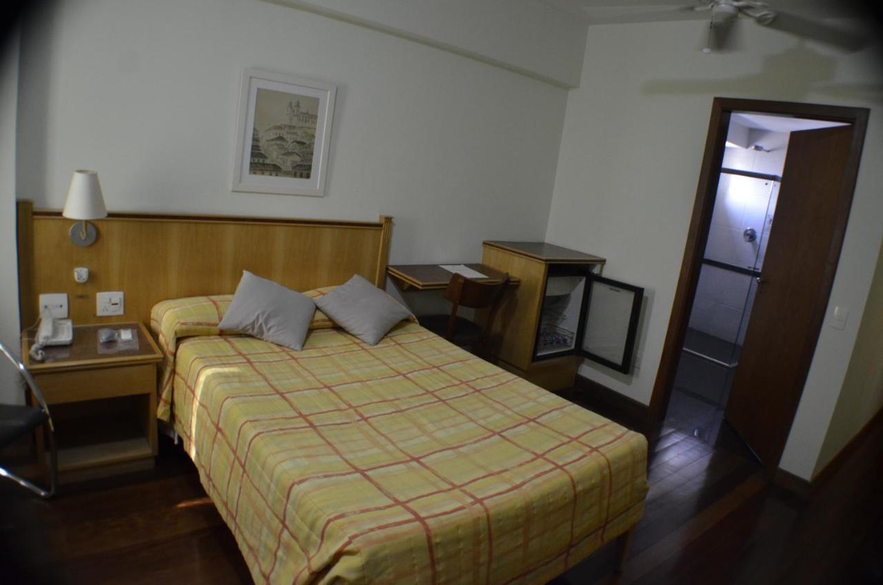 康斯坦丁诺艾文托斯酒店 尤西德福拉 外观 照片 A room at the hotel