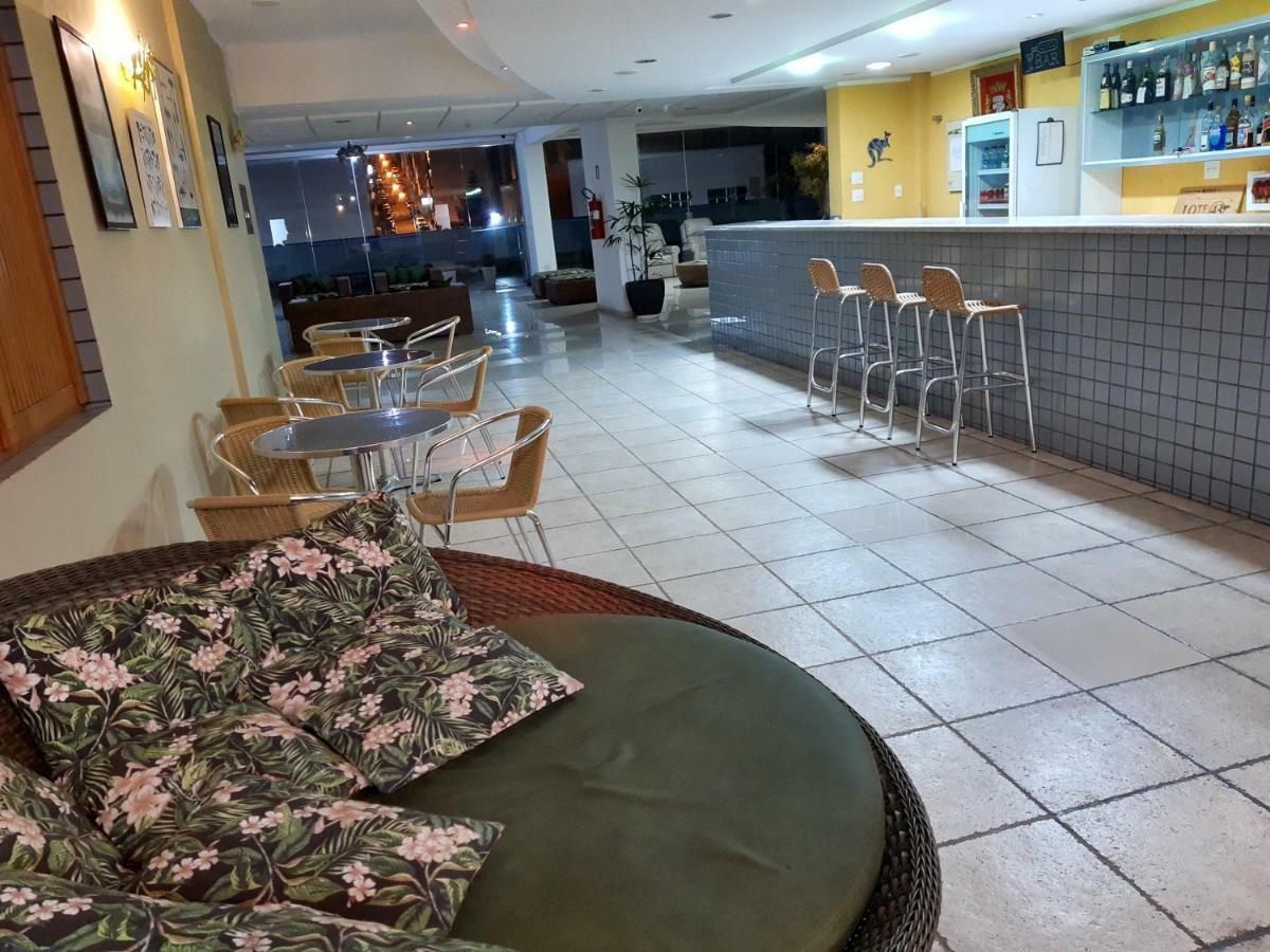 康斯坦丁诺艾文托斯酒店 尤西德福拉 外观 照片 The bar at the hotel